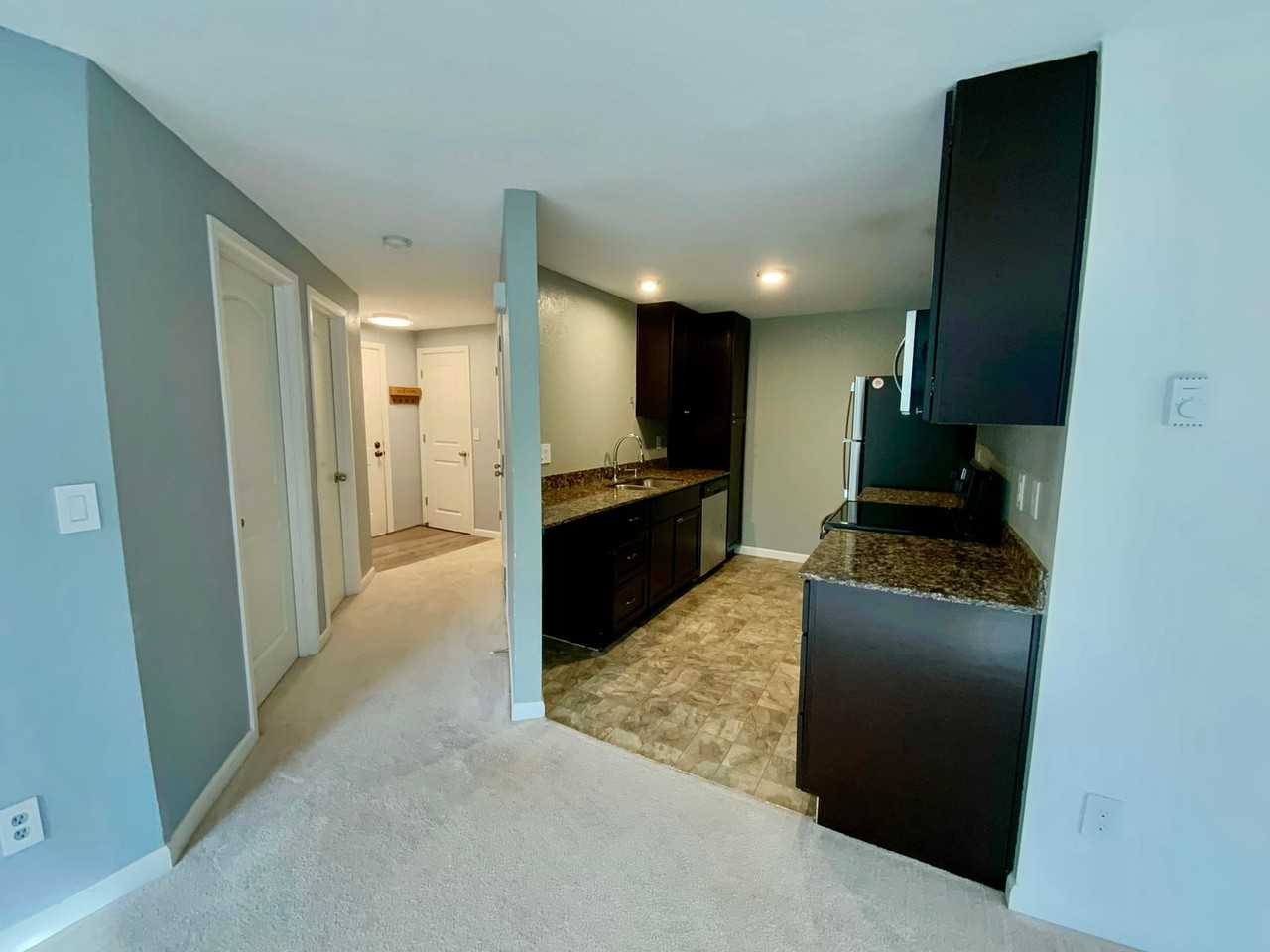 9917 Holly Dr - Photo 3 of 18