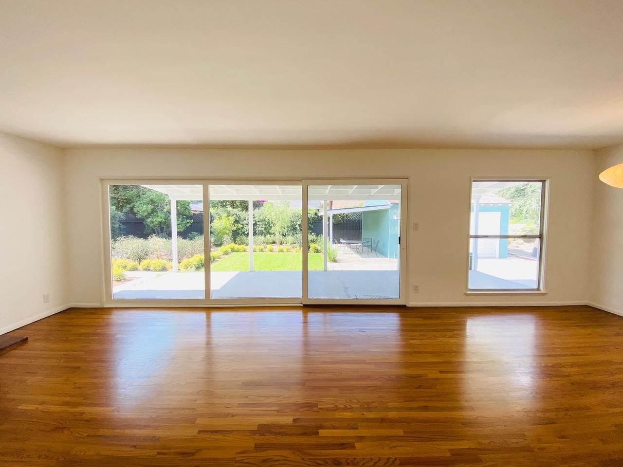 12823 Martha St - Photo 4 of 21