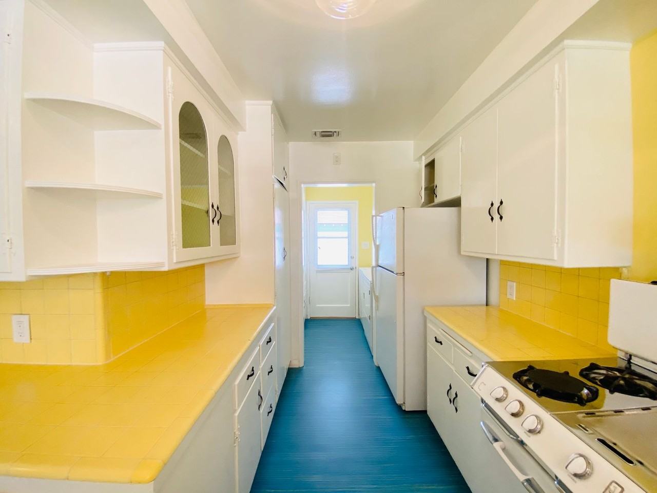 12823 Martha St - Photo 7 of 21