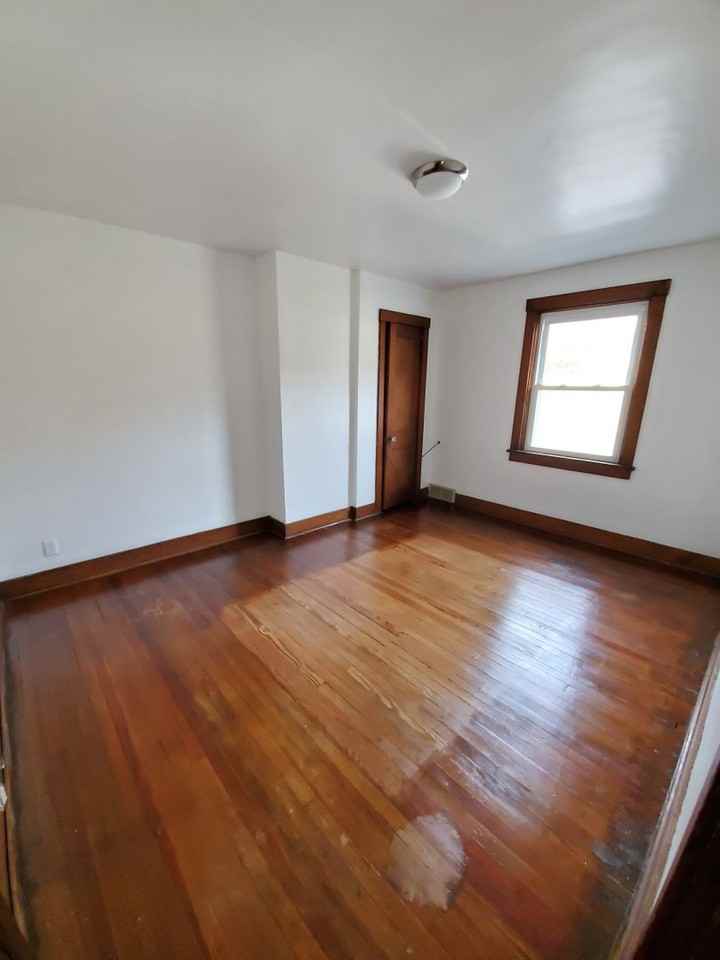 4714 Sylvan Ave - Photo 4 of 18