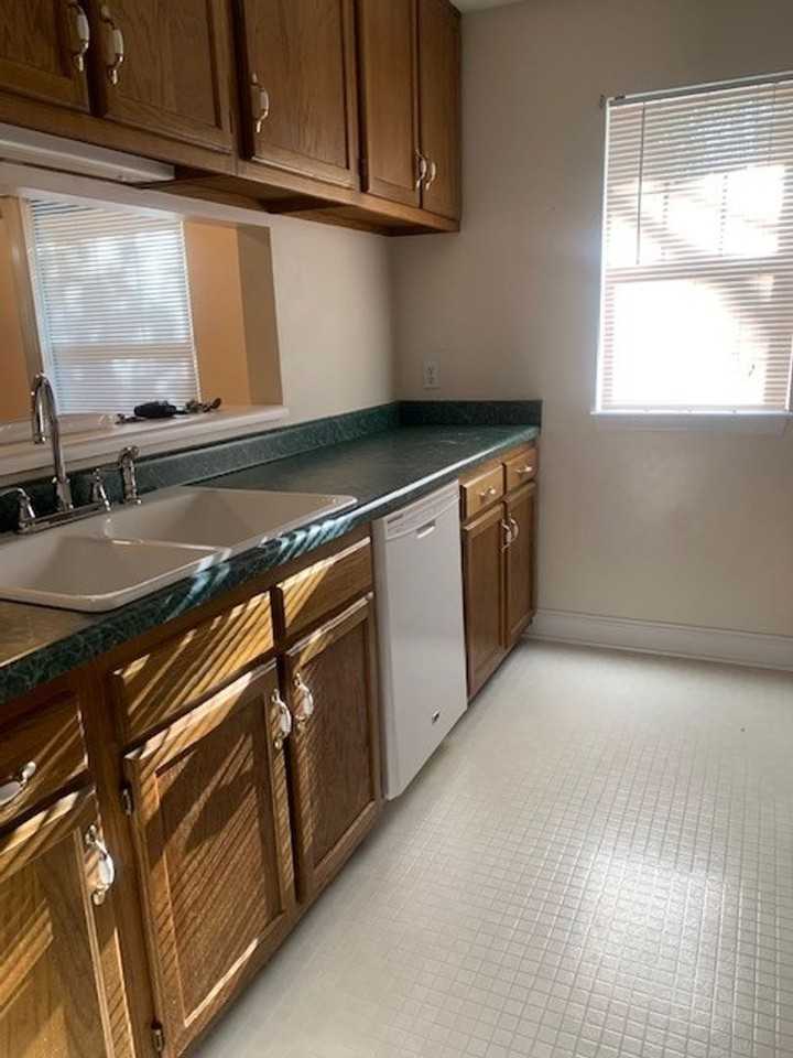 3800 Old Rosebud Ct #D - Photo 7 of 12