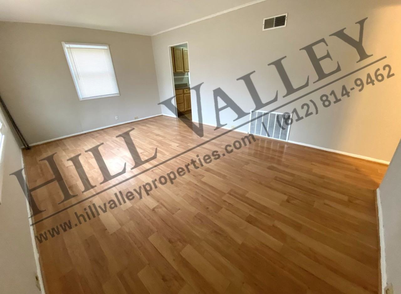 2215 S 10th 1/2 St - Photo 3 of 16