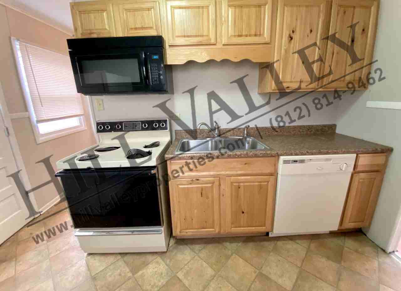 2215 S 10th 1/2 St - Photo 6 of 16