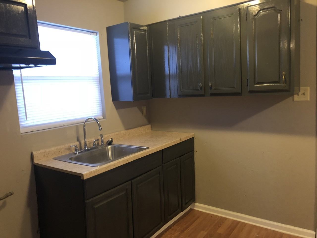 1100 E 43rd Ave - Photo 4 of 8