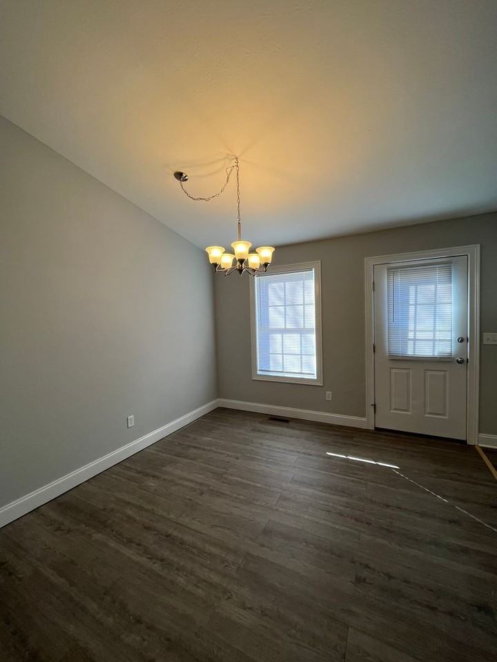 1335 Salem Cir - Photo 5 of 29