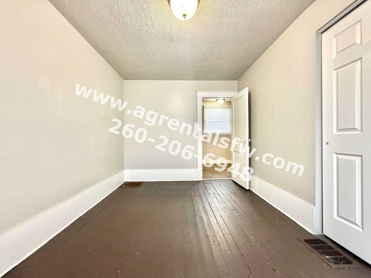 1115 Cottage Ave - Photo 5 of 18