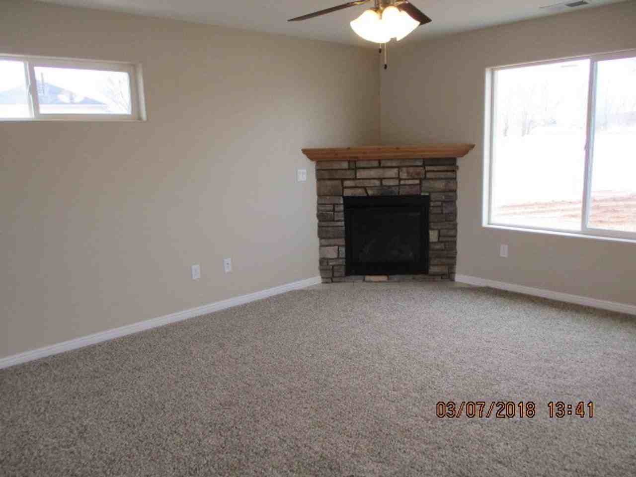 2655 N Shady Place Ln - Photo 4 of 12