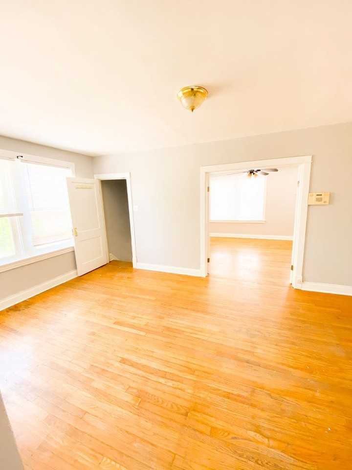 3901 Iowa Ave - Photo 4 of 6