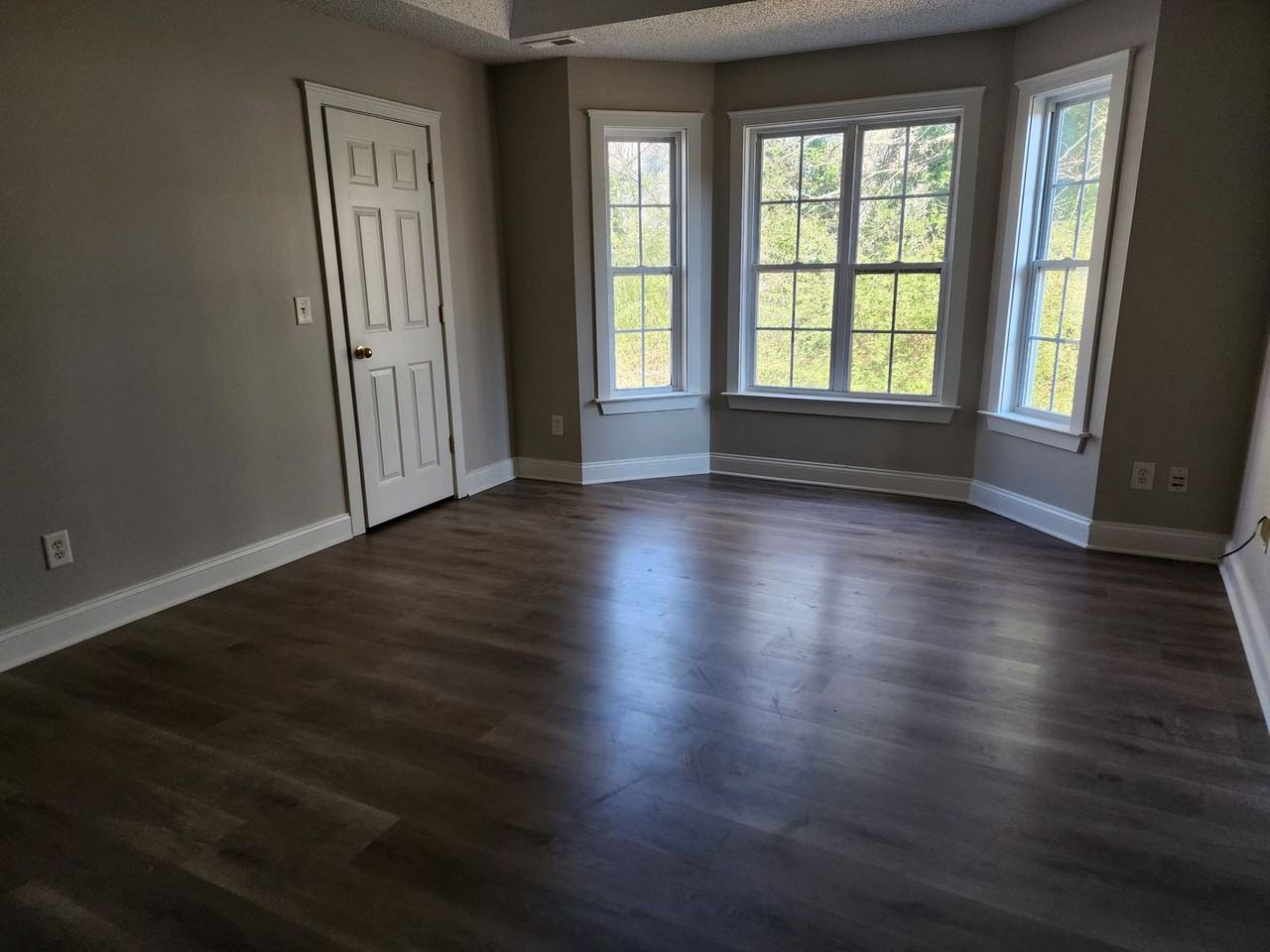 1919 Olsen Ln - Photo 4 of 11