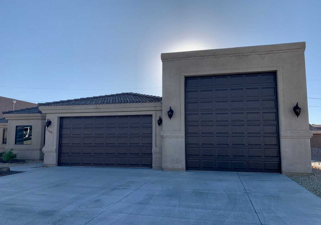 3560 Mockingbird Dr - Photo 2 of 18