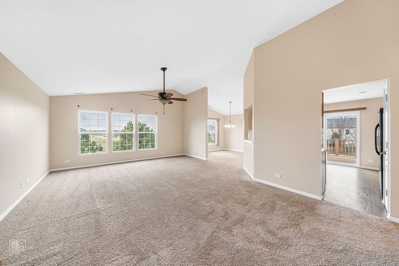 1456 Crimson Ln - Photo 2 of 11