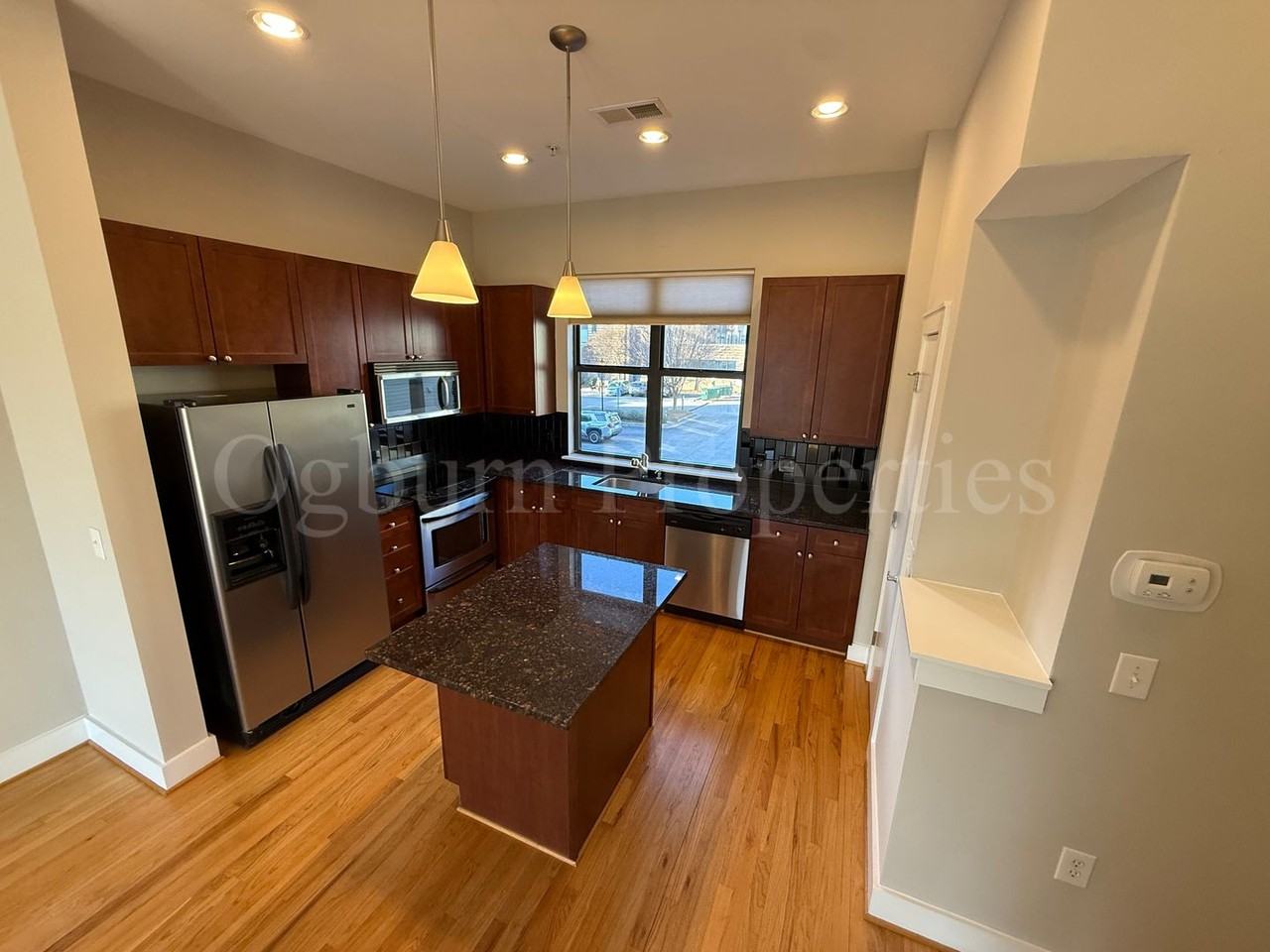 809 Holly Ave - Photo 5 of 11