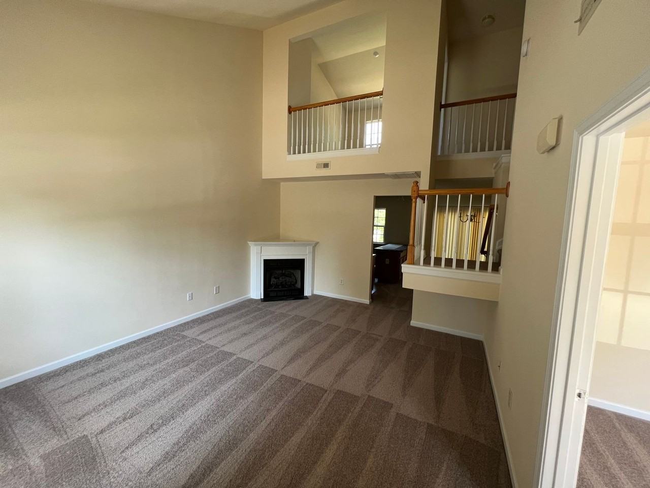 568 Greenway Dr - Photo 2 of 4