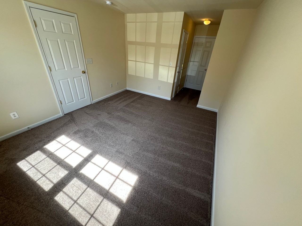 568 Greenway Dr - Photo 4 of 4