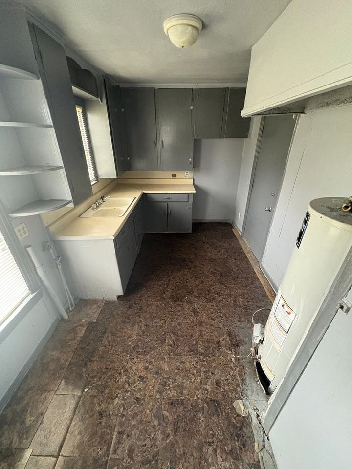 2833 Morningside Dr - Photo 5 of 11