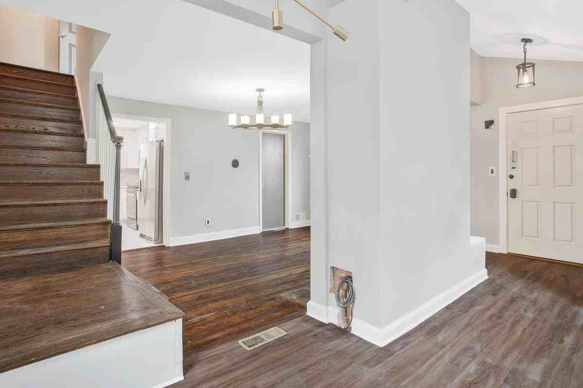 509 Denham Rd - Photo 4 of 38