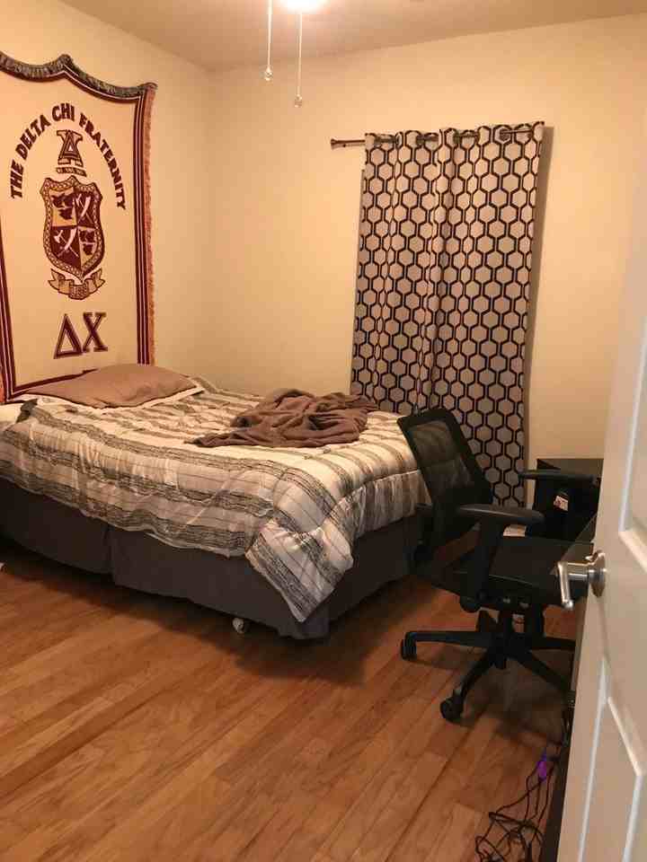 1500 Nw 4th Ave - Photo 4 of 12