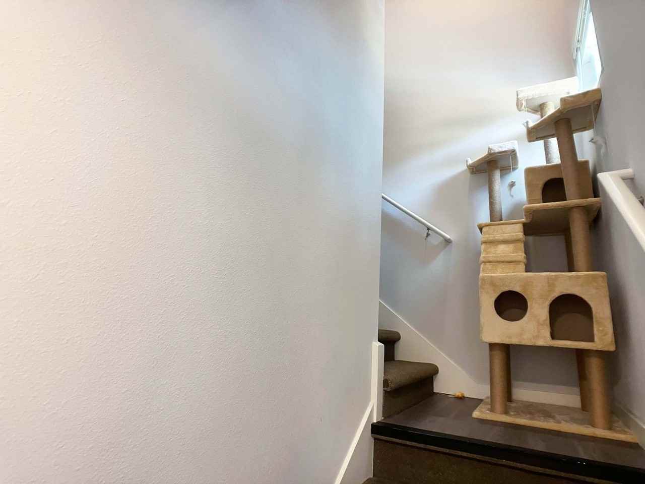 861 Sw 5th Ter - Photo 5 of 10