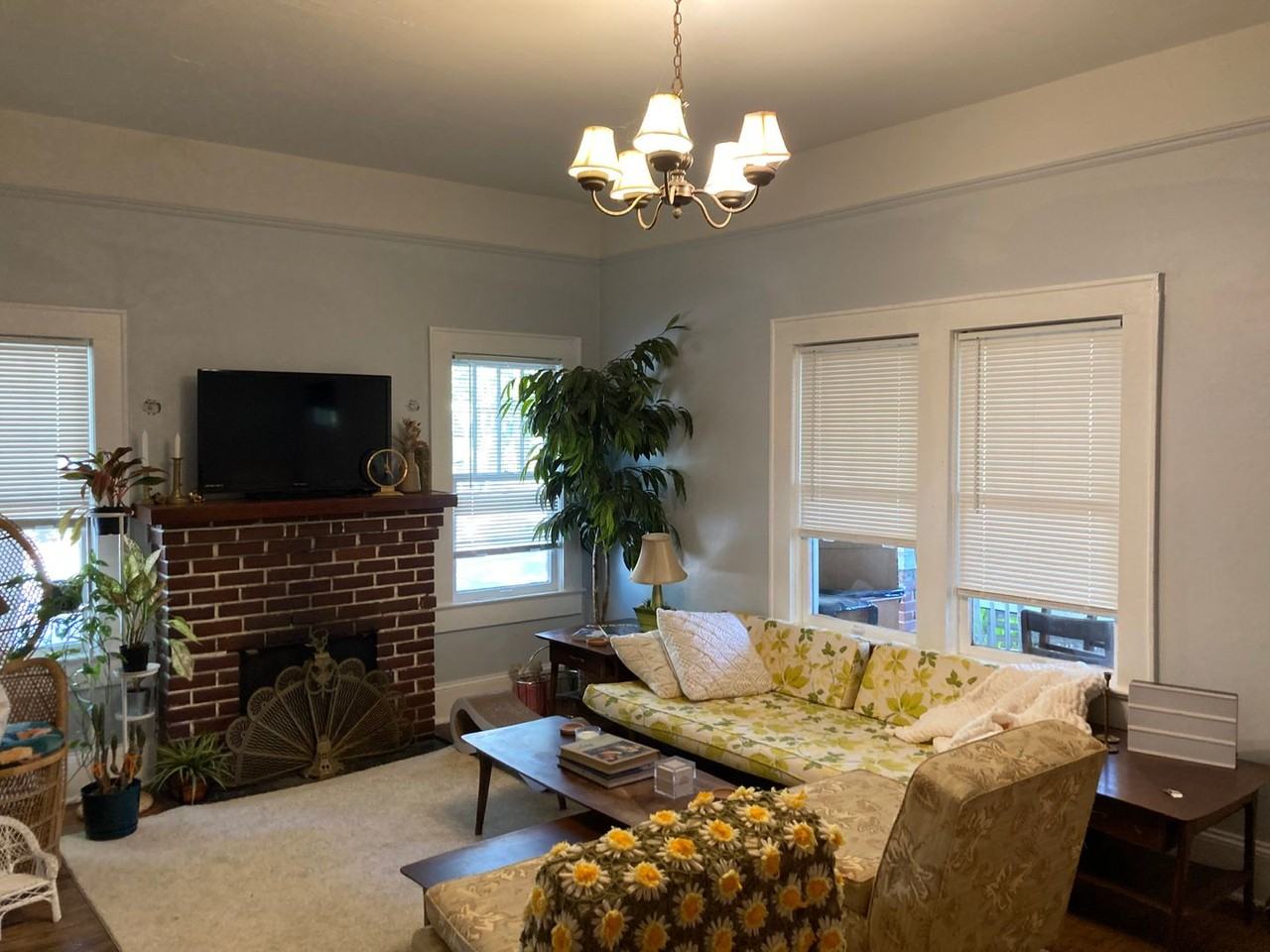 927 Nw 3rd Ave - Photo 2 of 17