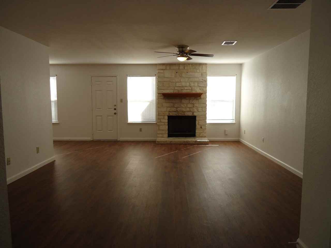 811 Crieff Cross Dr - Photo 3 of 31