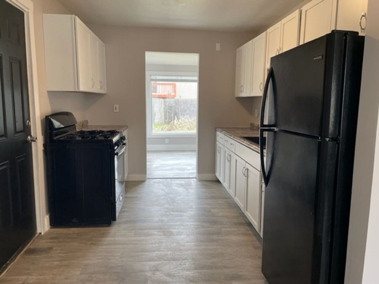 317 Majestic St Se - Photo 3 of 29