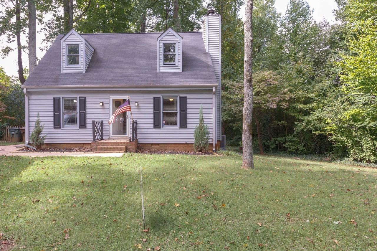 102 Arcaro Dr - Photo 2 of 28