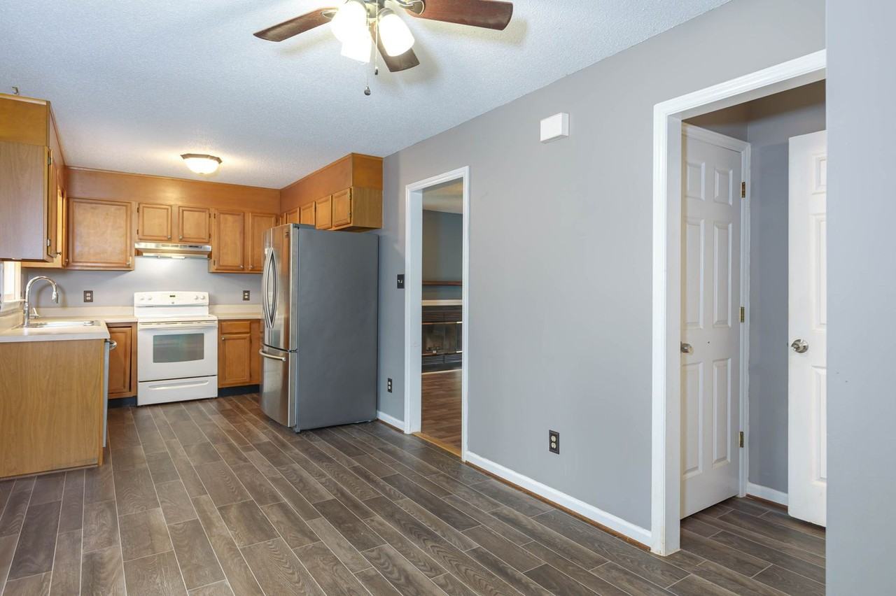 102 Arcaro Dr - Photo 4 of 28