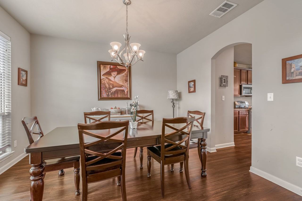 2501 Kimbolton Dr - Photo 7 of 30