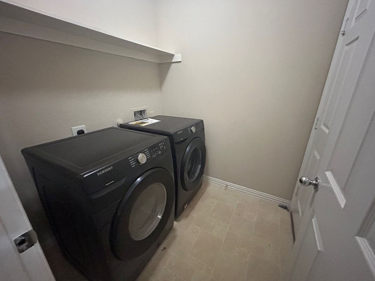 10228 Ashburn Dr - Photo 2 of 11