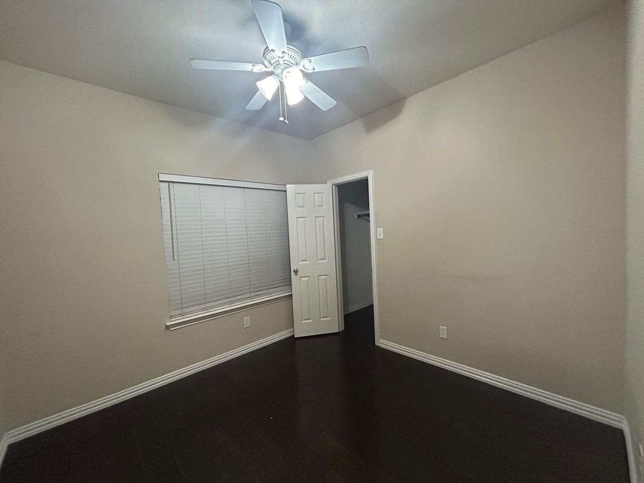 10228 Ashburn Dr - Photo 5 of 11