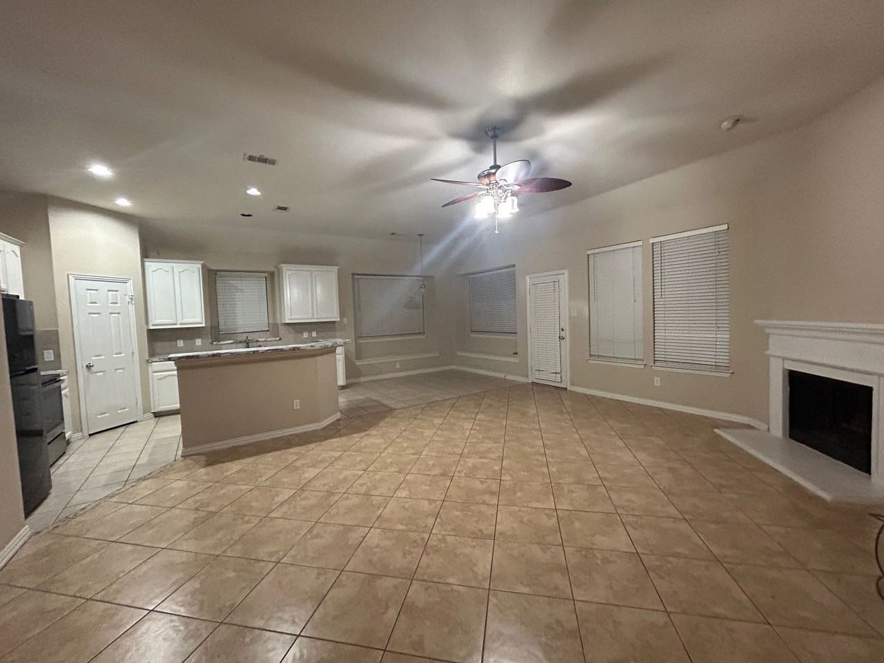 10228 Ashburn Dr - Photo 6 of 11