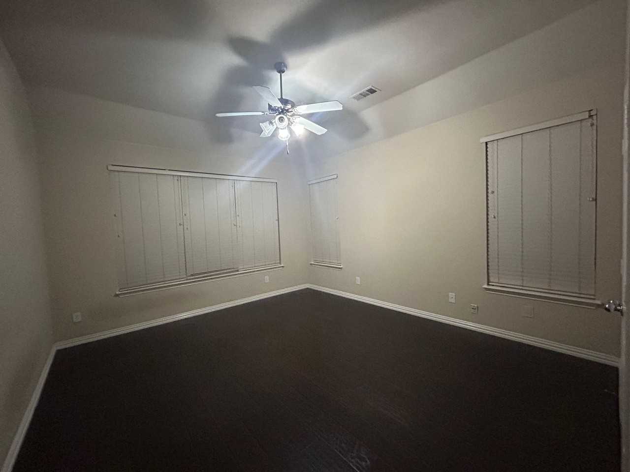 10228 Ashburn Dr - Photo 7 of 11