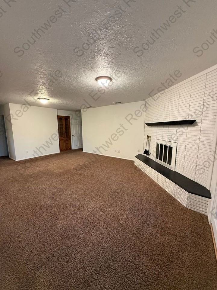 2421 Duckworth Ave - Photo 5 of 18