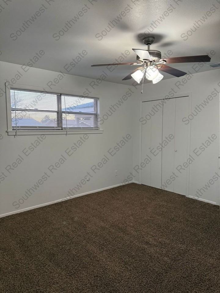 2421 Duckworth Ave - Photo 7 of 18