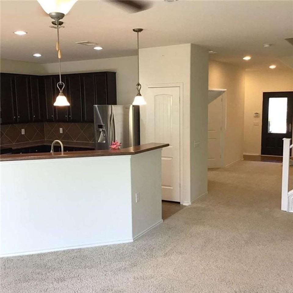 8700 Keynes Ln - Photo 3 of 12