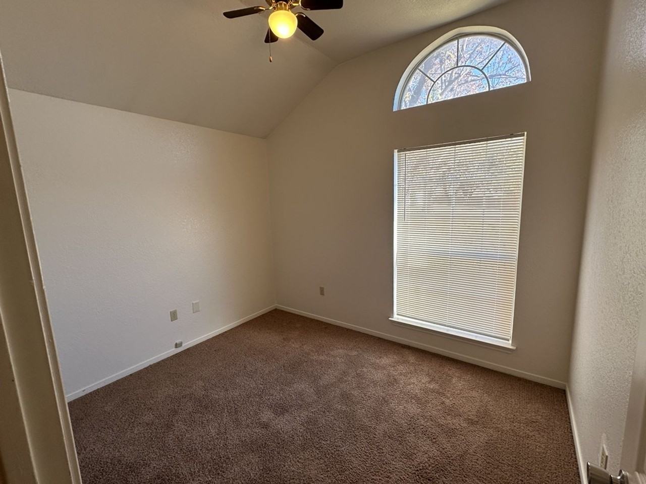 1500 Zinfandel Dr - Photo 2 of 6