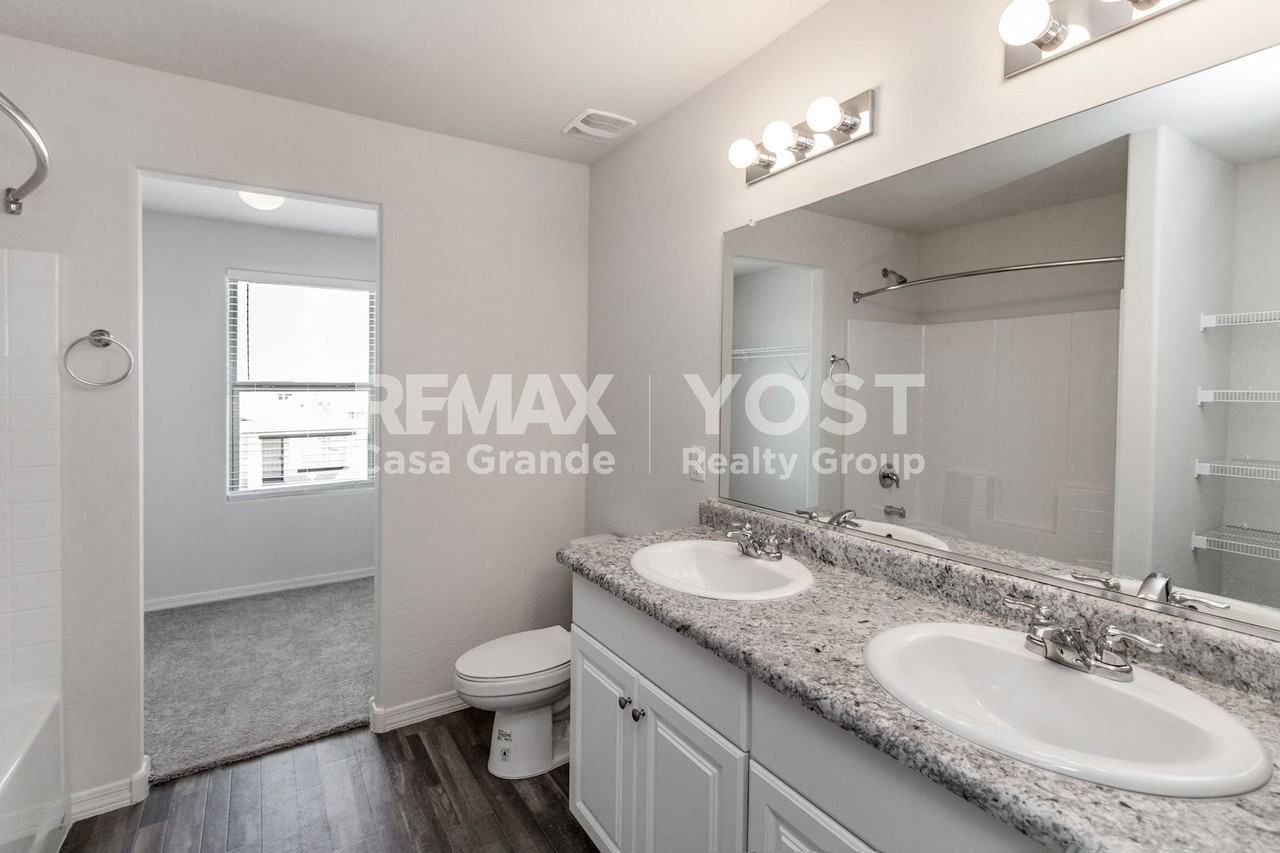 251 W Watson Ct - Photo 7 of 13