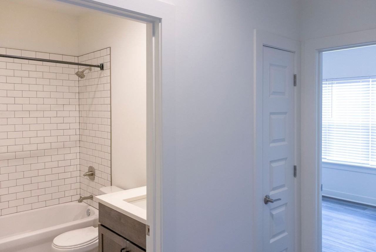 19603 199th Ter - Photo 2 of 15