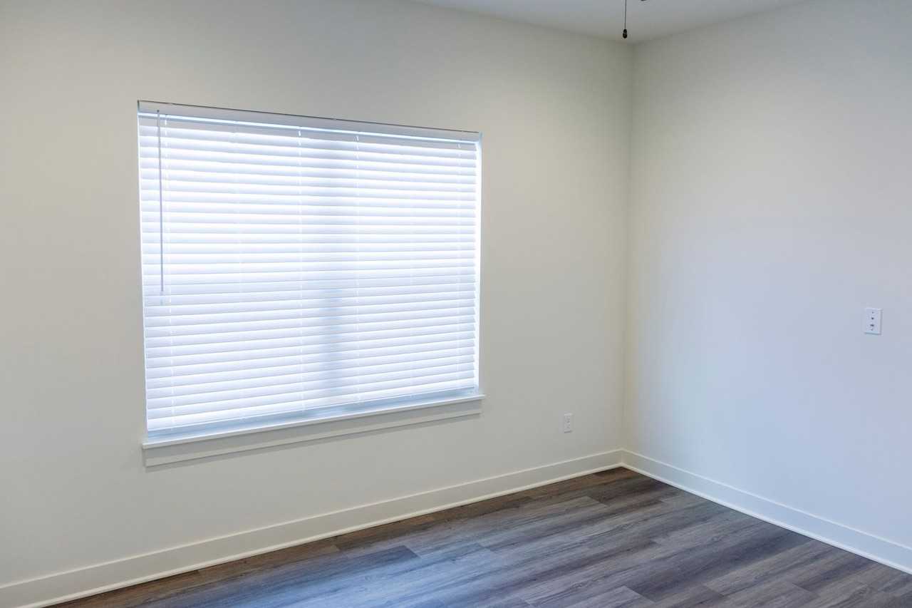 19603 199th Ter - Photo 7 of 15