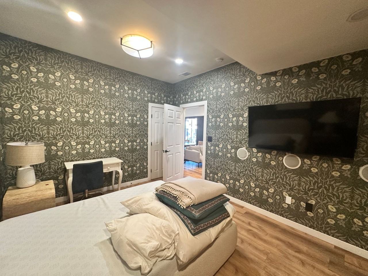 2587 Palm Ave #G - Photo 7 of 10