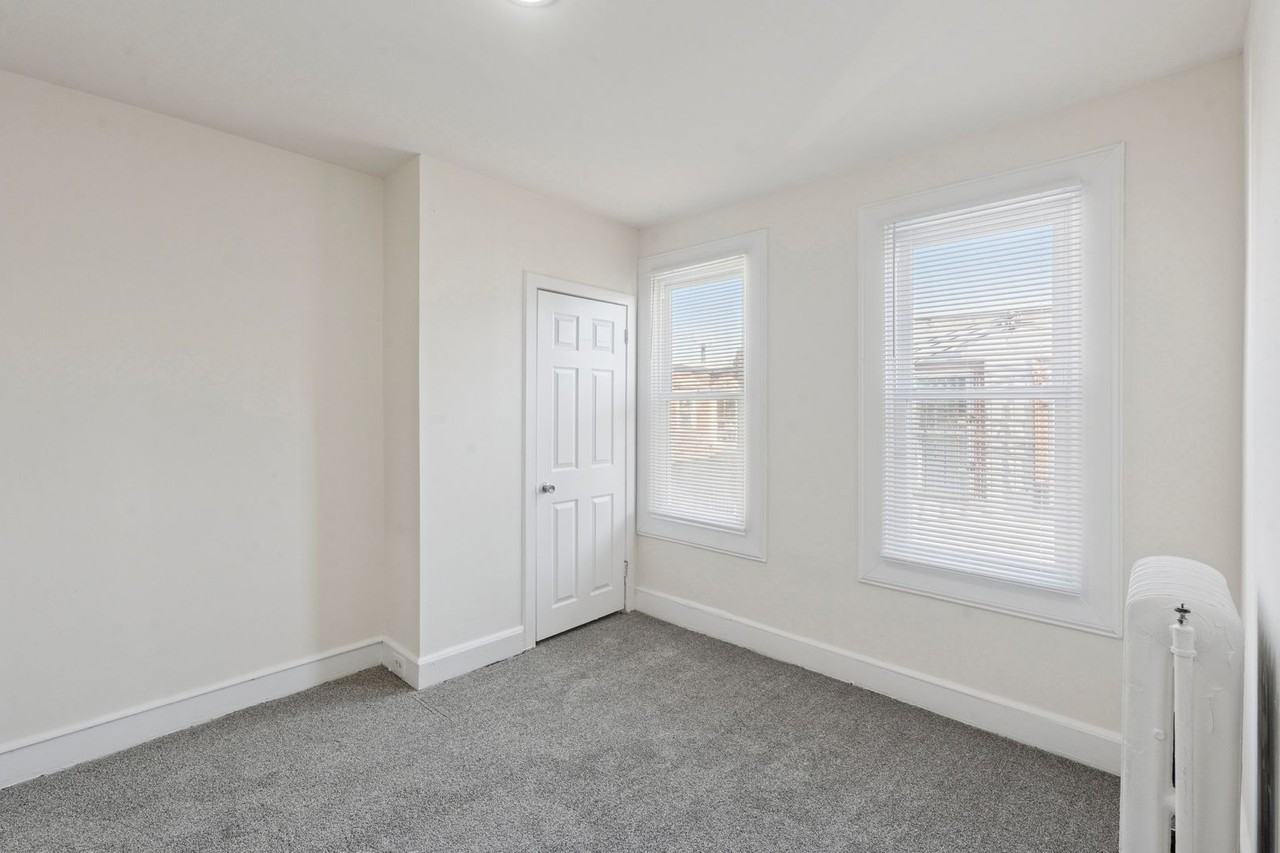 3953 N 9th St - Photo 3 of 15