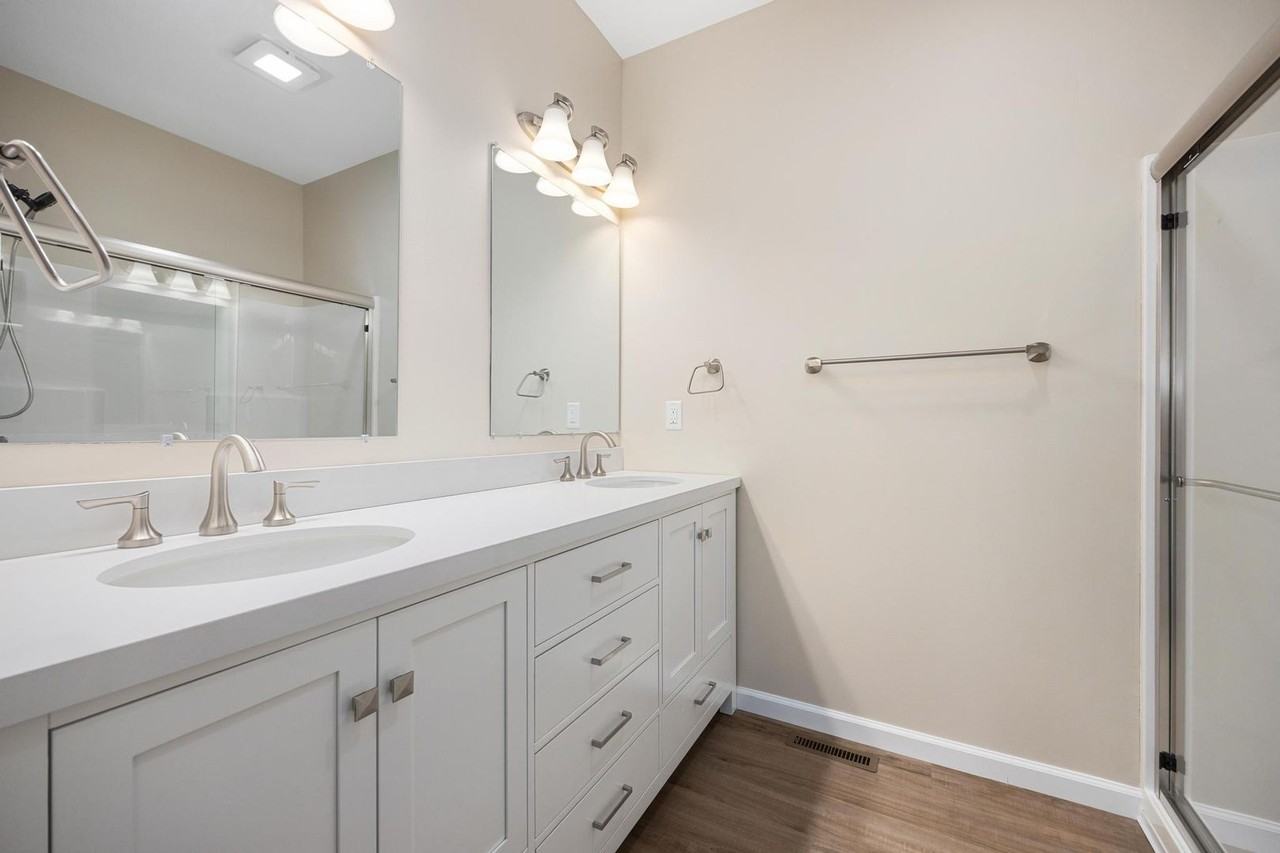 701 Debates St - Photo 6 of 25