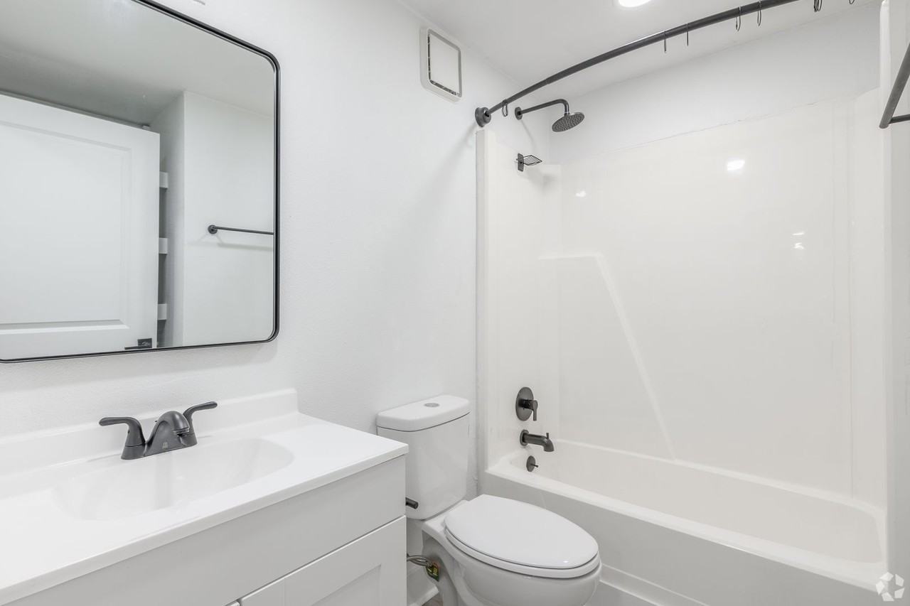 Flats at 2875 - Photo 5 of 20