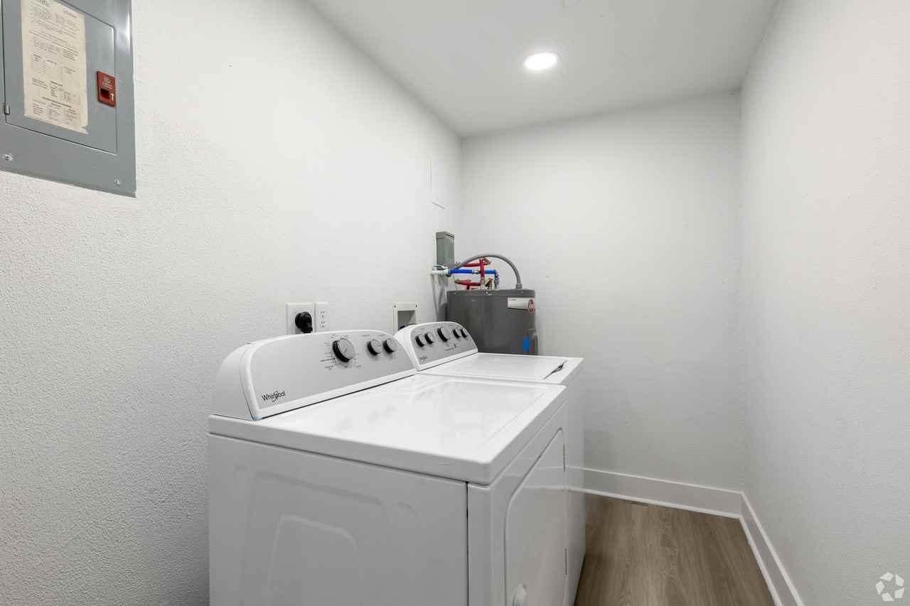 Flats at 2875 - Photo 6 of 20