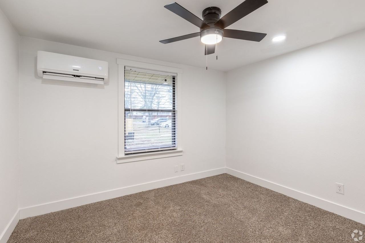 Flats at 2875 - Photo 3 of 20