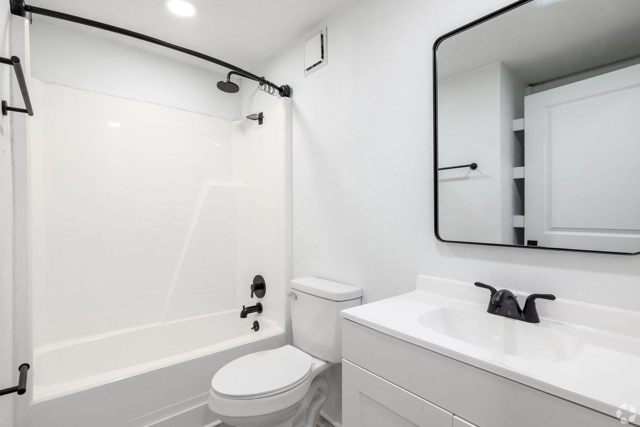 Flats at 2875 - Photo 4 of 20