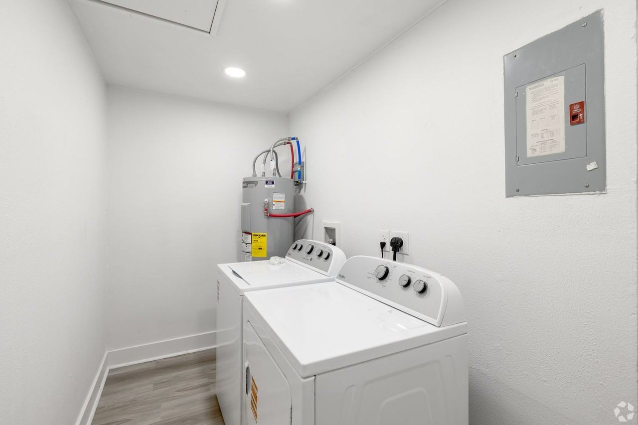 Flats at 2875 - Photo 5 of 20