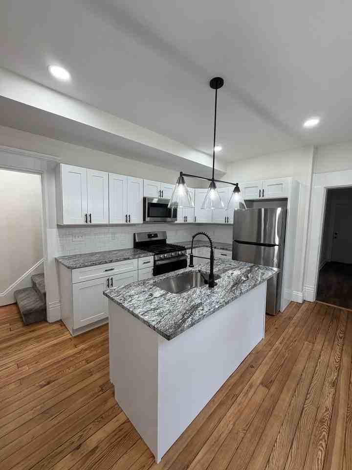 415 Hanford St - Photo 5 of 21