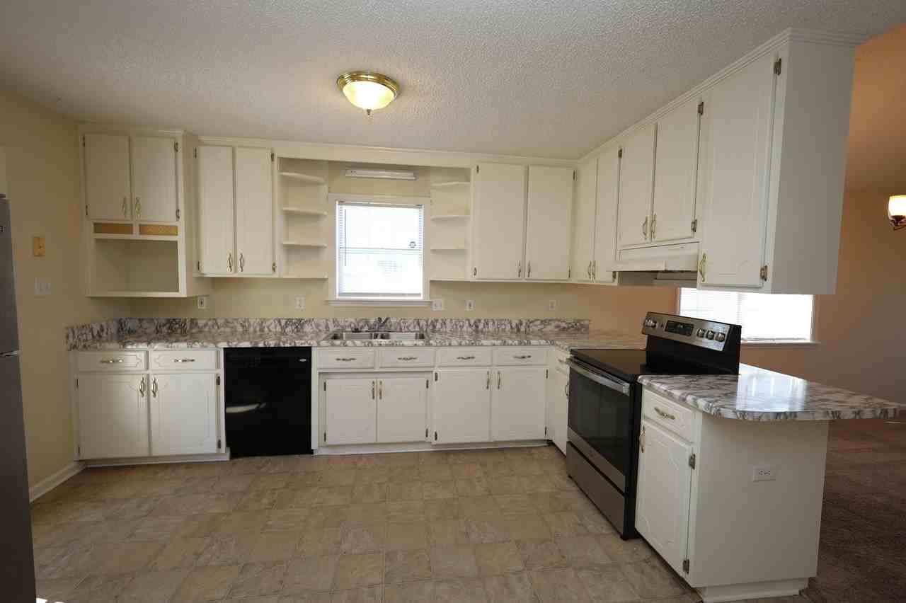 4117 Sedgwyck Ln - Photo 5 of 13