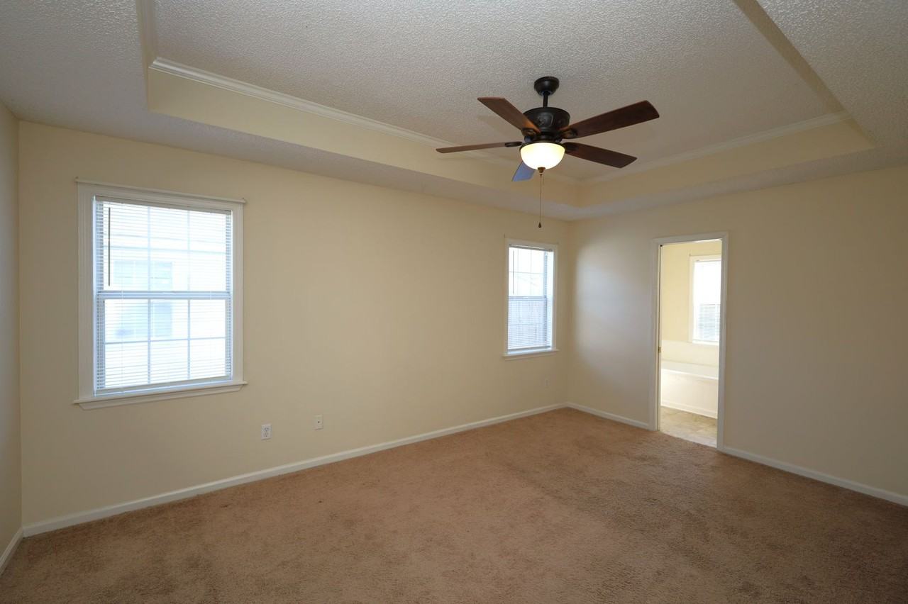 4117 Sedgwyck Ln - Photo 7 of 13